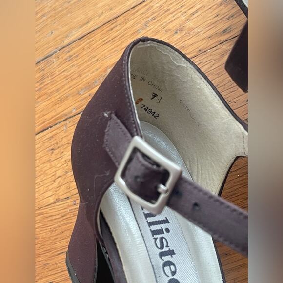 90s Vintage Unlisted Brown Mary Jane Heels - Picture 5 of 9